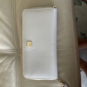 Anne Klein wallet Excellent condition no ink marks or wear